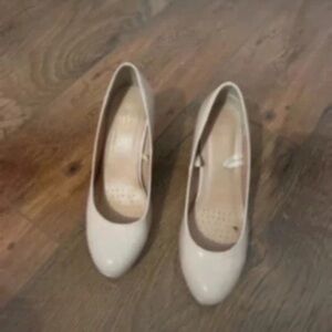 Chic Cream Women's Heels